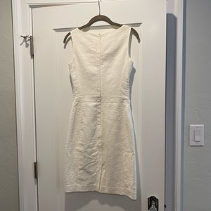 Ann Taylor Textured White Sheath Dress Size 0